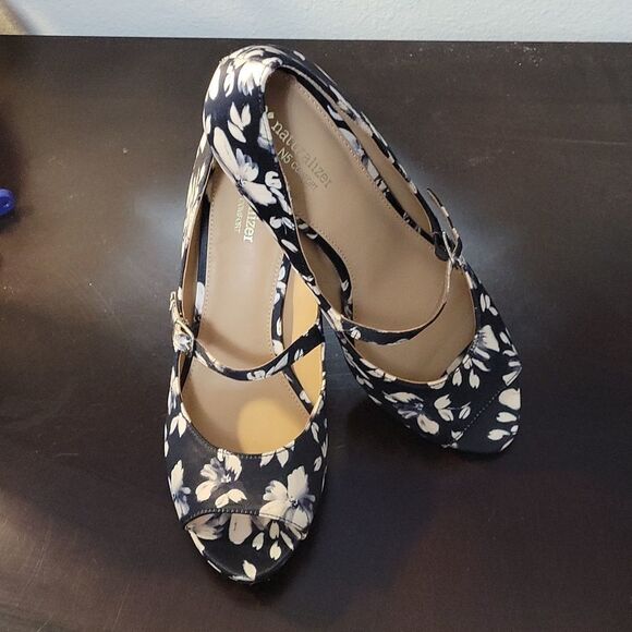 BRAND NEW NATURALIZER N5 NAVY BLUE FLORAL IRIS OPEN TOE MARY JANE COMFORT PUMP - Picture 12 of 15